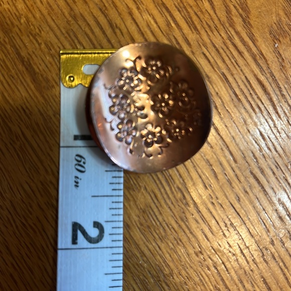 Vintage Gret Barkin Hand Wrought Copper Round Floral Brooch - Picture 4 of 4